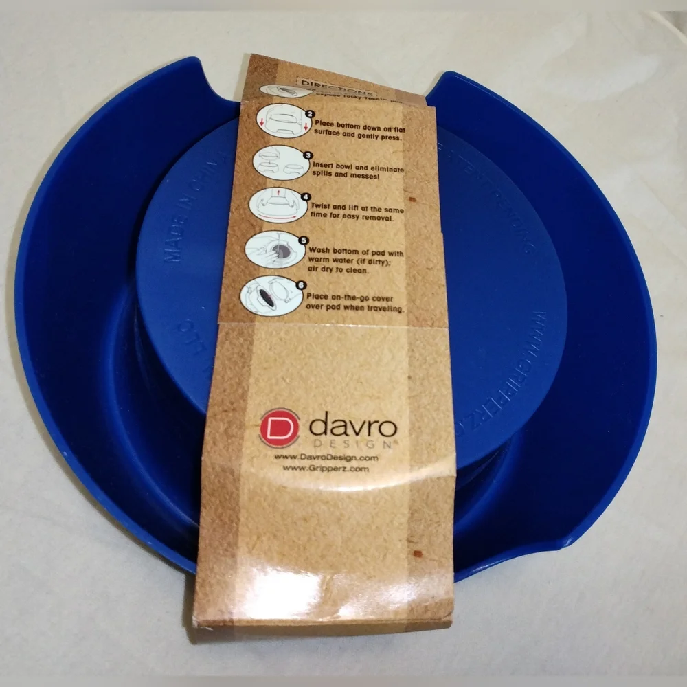 Spill-Proof Pet Bowl, Holds 1.75 cups of food or 14 fl oz of water, NWT.
